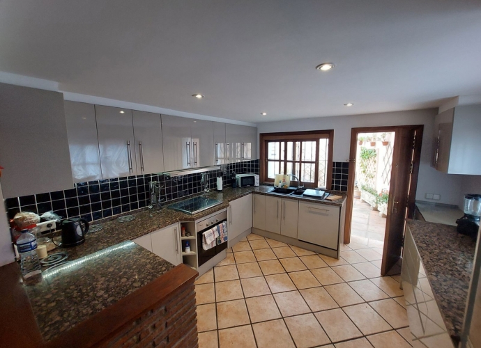 Villa Detached in Cancelada - 7