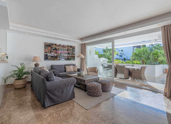 Apartment Middle Floor in Marbella Alhambra del Mar  - 3
