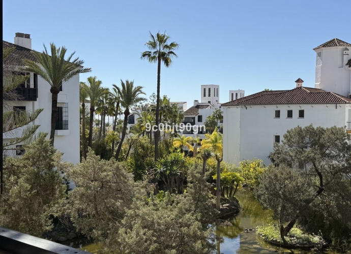 Apartment Middle Floor in Elviria - 1