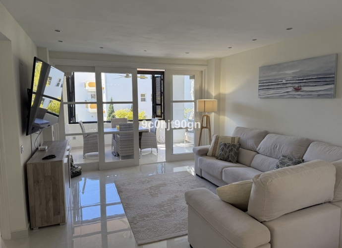 Apartment Middle Floor in Elviria - 5