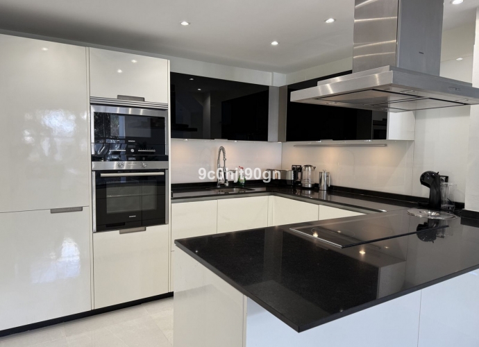 Apartment Middle Floor in Elviria - 9