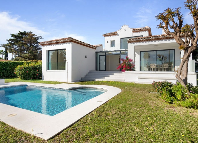 Villa Detached in Elviria - 2