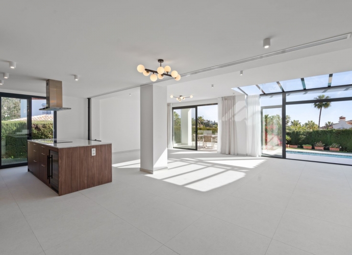 Villa Detached in Elviria - 6