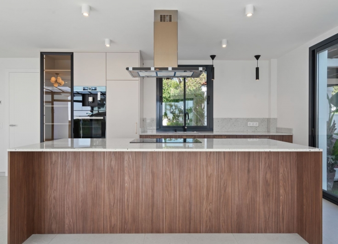 Villa Detached in Elviria - 9