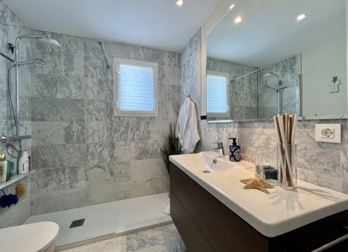 Apartamento Planta Media en Guadalmina Baja - 10