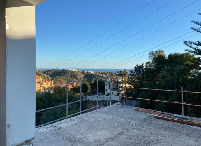 Villa Detached in Las Chapas - 2