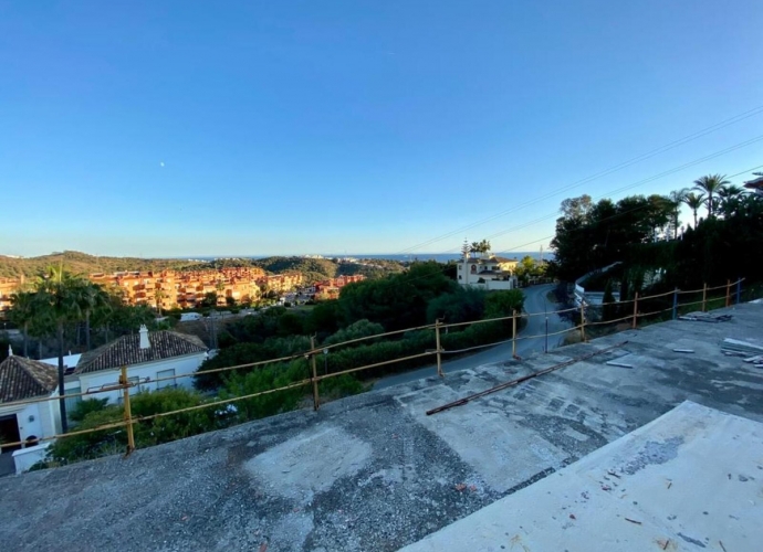 Villa Detached in Las Chapas - 3