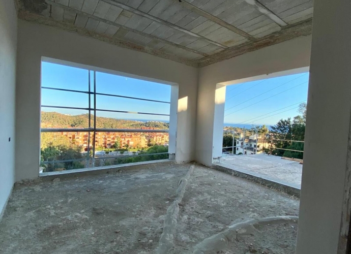 Villa Detached in Las Chapas - 4