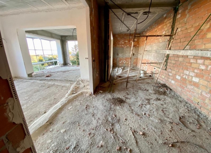 Villa Detached in Las Chapas - 10