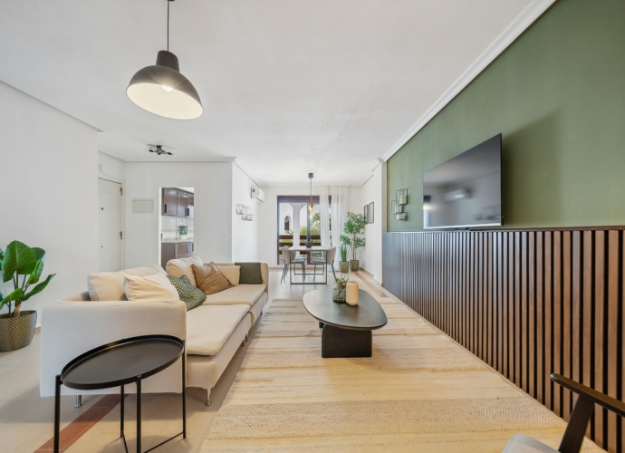Appartement milieu d’Etage situé à Nueva Andalucía La Maestranza  - 4