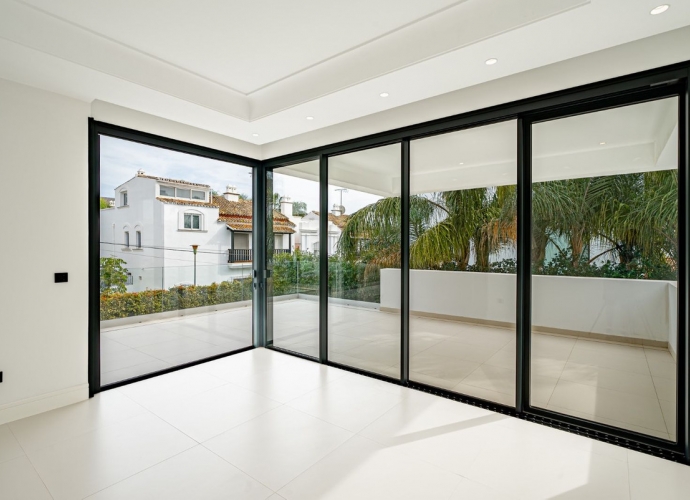Villa Detached in The Golden Mile Villas en The Golden Mile  - 3