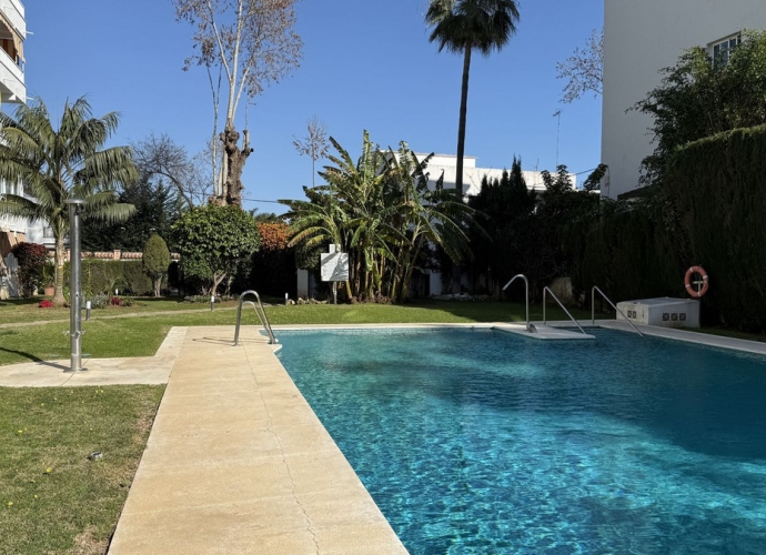 Apartamento Planta Media en Puerto Banús - 1