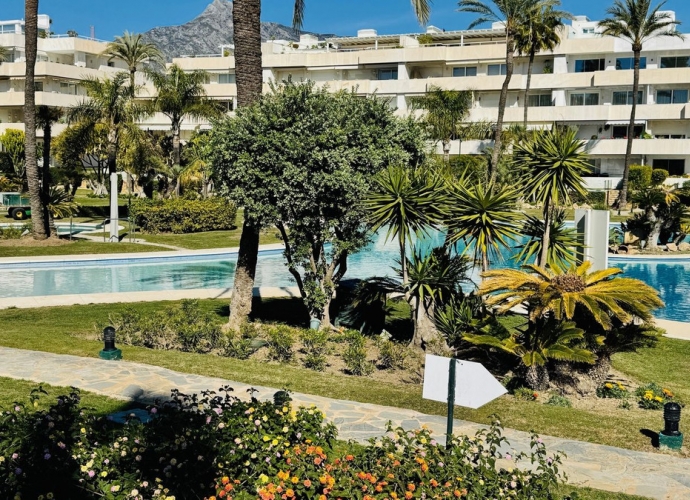 Apartamento Planta Media en Puerto Banús - 1