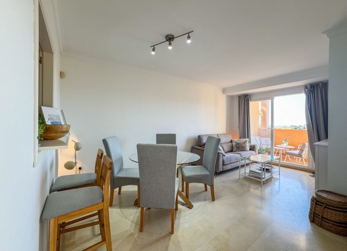 Apartment Middle Floor in Elviria - 10