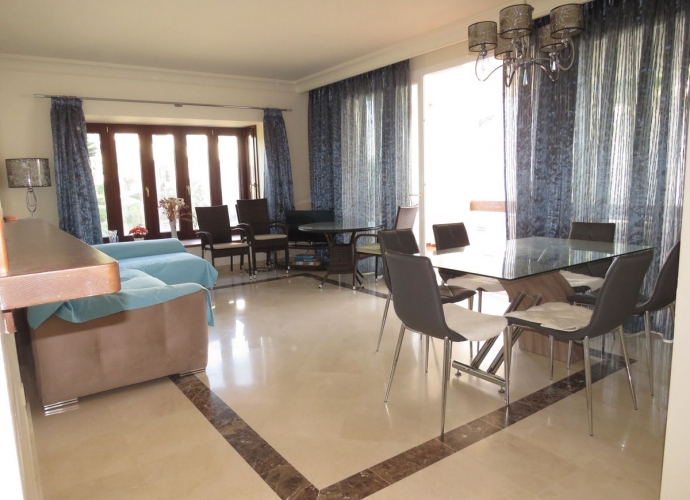 Apartamento Planta Media en Benahavís Lomas del Marques  - 1
