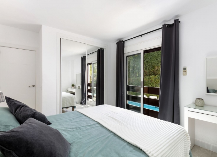 Appartement milieu d’Etage situé à Nueva Andalucía La Maestranza  - 3