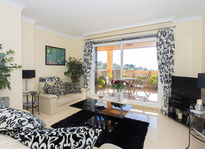 Apartment Middle Floor in Elviria - 2
