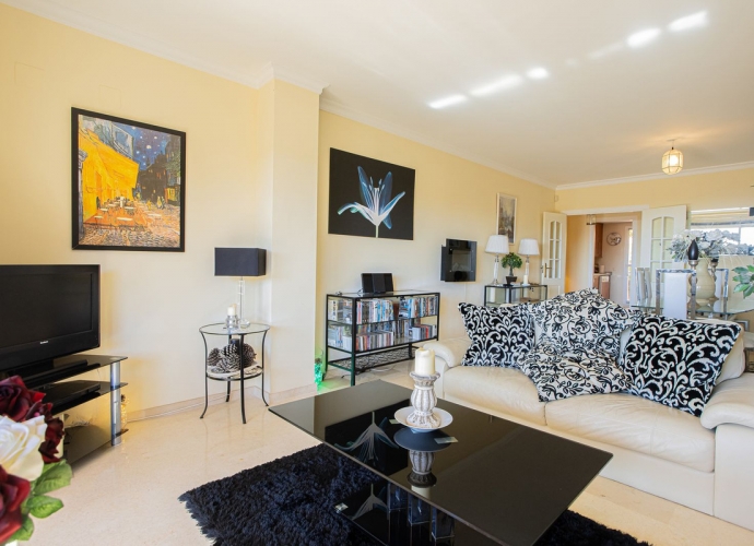 Apartment Middle Floor in Elviria - 3