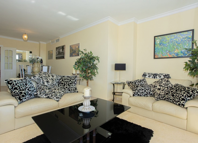 Apartment Middle Floor in Elviria - 4