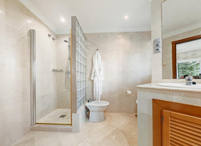 Appartement milieu d’Etage situé à Nueva Andalucía Albatros Hill Club  - 9