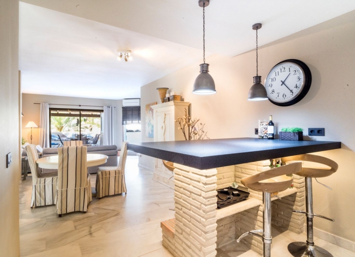 Apartment Middle Floor in Elviria - 2