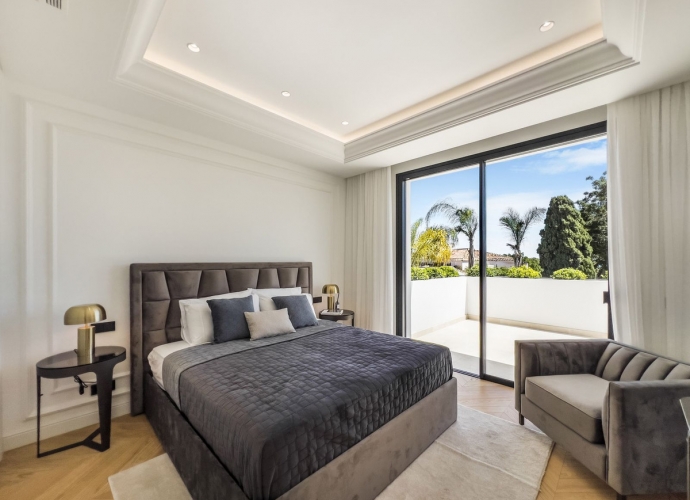 Villa Detached in The Golden Mile - 4