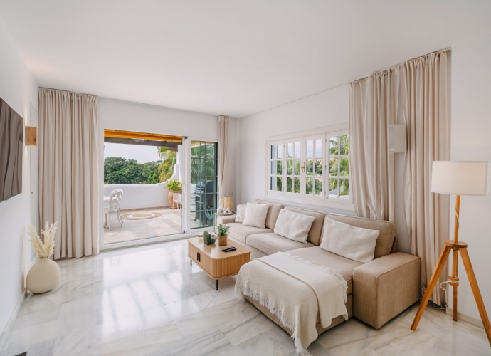 Appartement milieu d’Etage situé à Nueva Andalucía Aldea Blanca  - 3