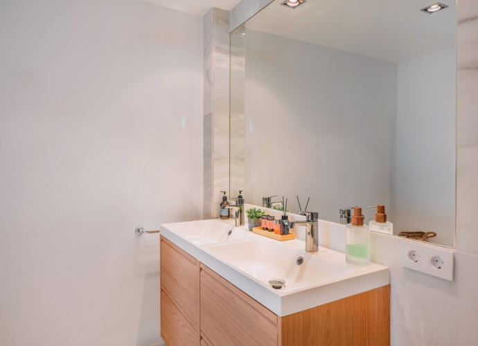 Appartement milieu d’Etage situé à Nueva Andalucía Aldea Blanca  - 8