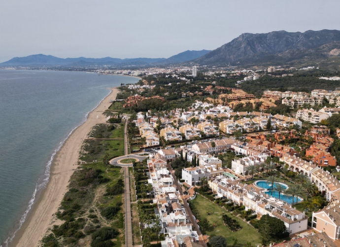 Villa Adosada en Bahía de Marbella - 1