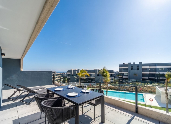 Apartment Middle Floor in New Golden Mile - 2