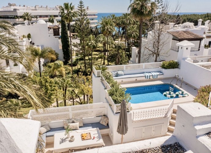 Apartment Penthouse Duplex in Marbella Alhambra del Mar  - 1