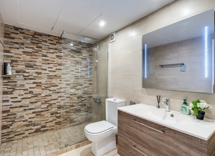 Apartamento Planta Media en La Quinta - 9