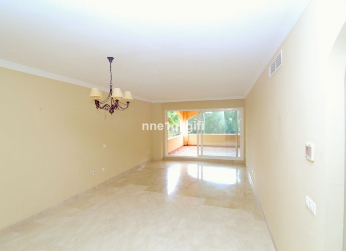 Apartment Middle Floor in Elviria Santa María Village  - 5