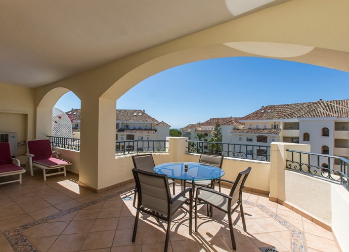 Apartment Middle Floor in Elviria Hacienda Playa  - 5
