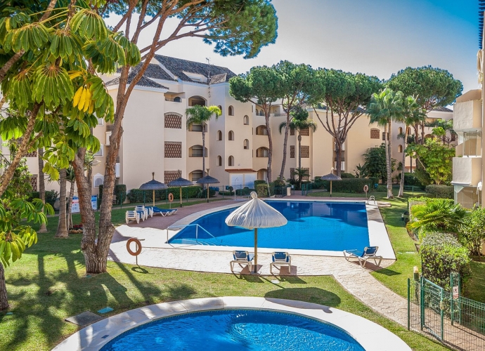 Apartment Middle Floor in Elviria Hacienda Playa  - 1