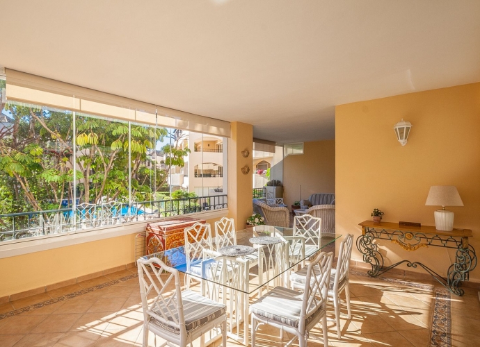 Apartment Middle Floor in Elviria Hacienda Playa  - 3