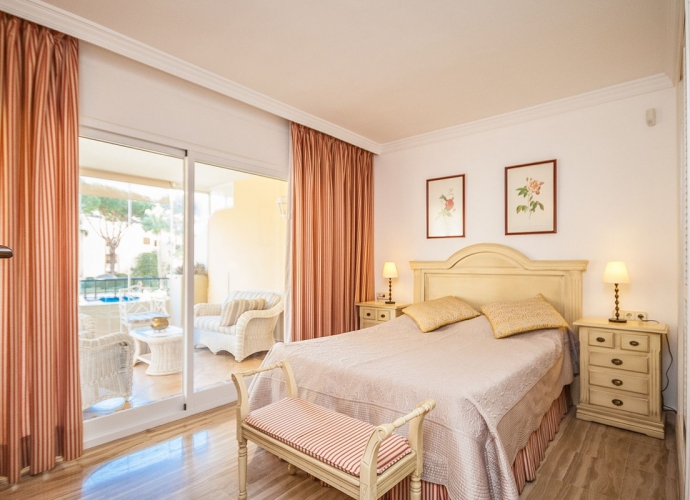 Apartment Middle Floor in Elviria Hacienda Playa  - 6