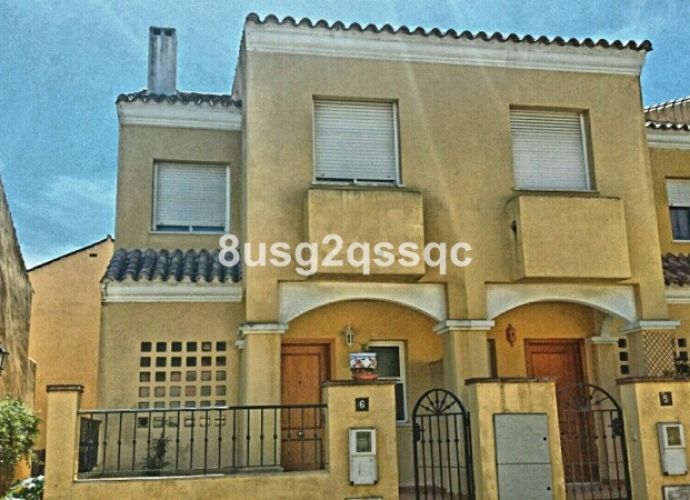 Villa Semi Detached in Estepona - 1