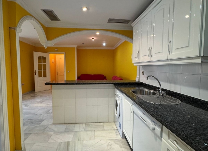 Appartement milieu d’Etage situé à Marbella Apartamentos en el centro de Marbella  - 4