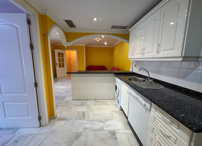 Appartement milieu d’Etage situé à Marbella Apartamentos en el centro de Marbella  - 6