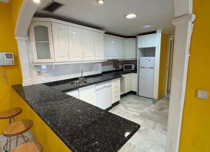 Appartement milieu d’Etage situé à Marbella Apartamentos en el centro de Marbella  - 7