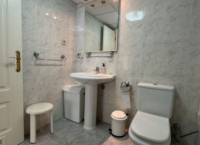 Appartement milieu d’Etage situé à Marbella Apartamentos en el centro de Marbella  - 8