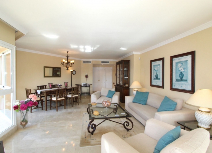 Appartement milieu d’Etage situé à Elviria - 4