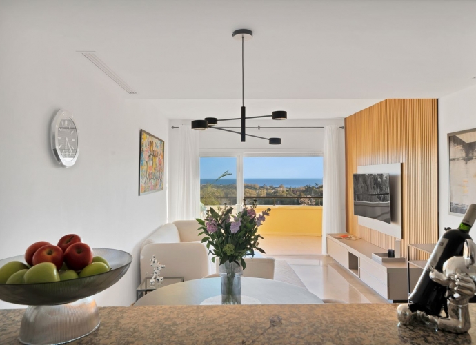 Apartment Middle Floor in Elviria Elviria Hills  - 4