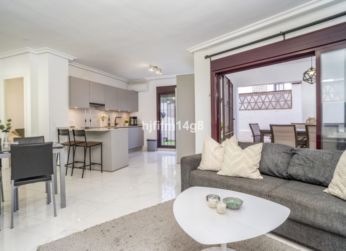 Appartement  rez de chaussée situé à Nueva Andalucía La Maestranza  - 1