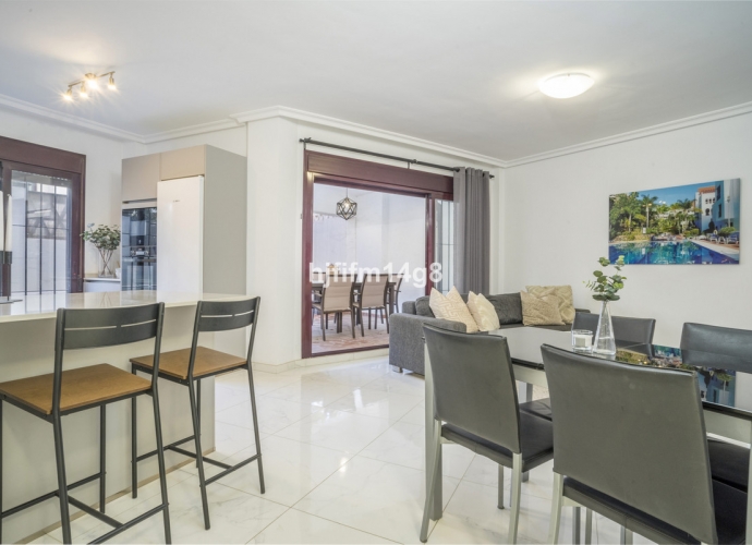 Appartement  rez de chaussée situé à Nueva Andalucía La Maestranza  - 5