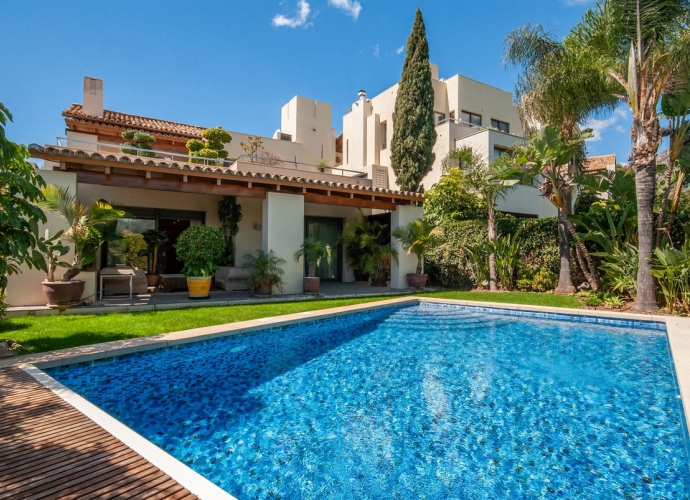 Villa Detached in Sierra Blanca - 1