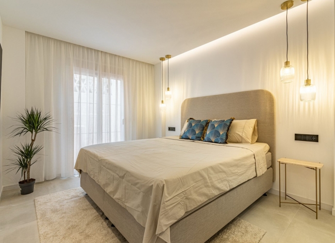 Appartement milieu d’Etage situé à Nueva Andalucía La Maestranza  - 2
