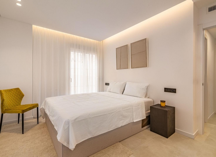 Appartement milieu d’Etage situé à Nueva Andalucía La Maestranza  - 4