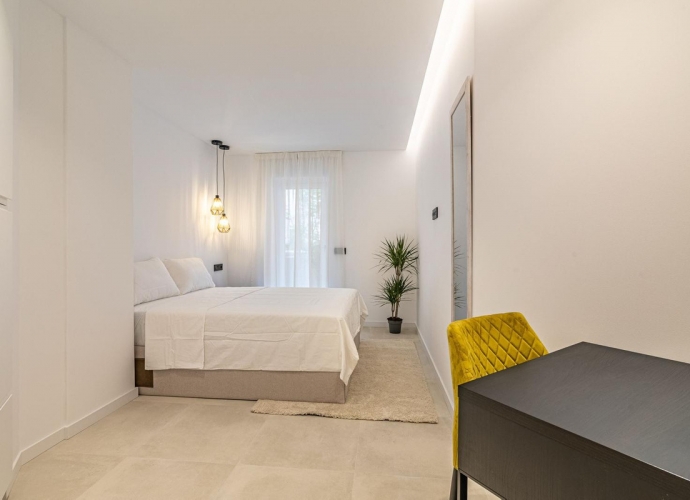 Appartement milieu d’Etage situé à Nueva Andalucía La Maestranza  - 5